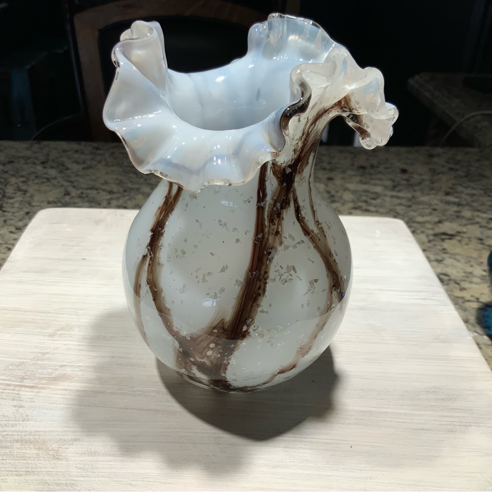 Hand Blown Ruffle Vas